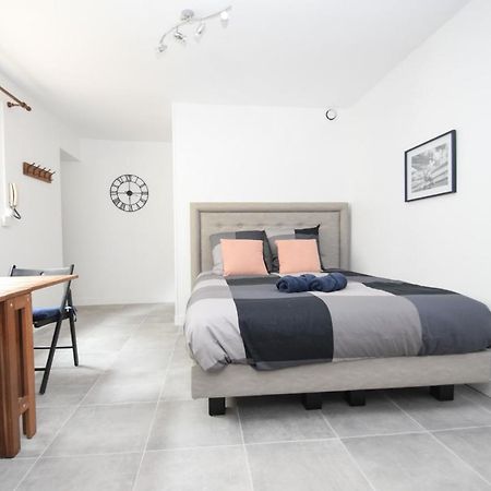 Top Studio Refait A Neuf Aux Porte De Paris Proche Rermetro 万塞讷 外观 照片